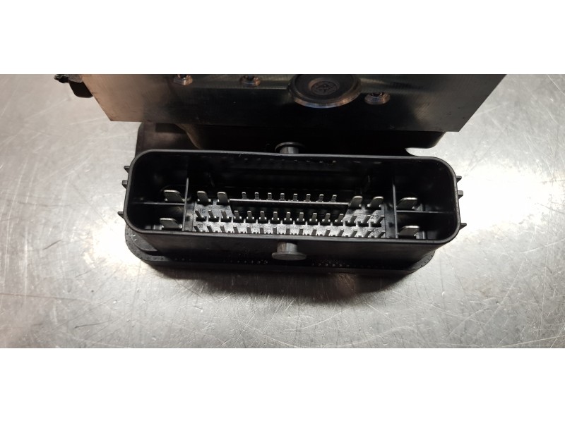 Recambio de abs para hyundai tucson tecno sky referencia OEM IAM 58910N7031  