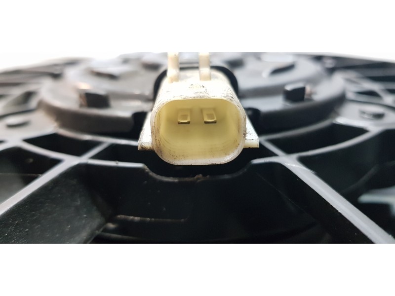 Recambio de electroventilador para chrysler voyager (rg) 3.3 lx grand voyager referencia OEM IAM 04809170AE  