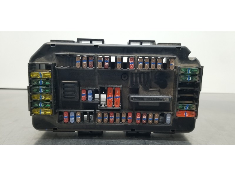 Recambio de caja reles / fusibles para bmw serie 1 lim. (f20) 118d referencia OEM IAM 61149337879   Recambio de caja reles / fusibles para bmw serie 1 lim. (f20) 118d referencia OEM IAM 61149337879