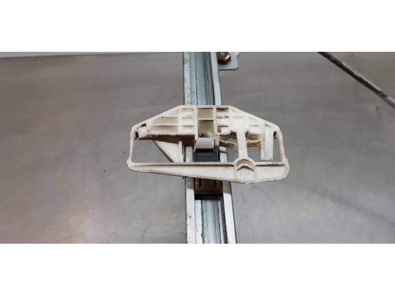 Recambio de elevalunas delantero derecho para peugeot partner (s2) combi plus referencia OEM IAM 9222A4   Recambio de elevalunas delantero derecho para peugeot partner (s2) combi plus referencia OEM IAM 9222A4