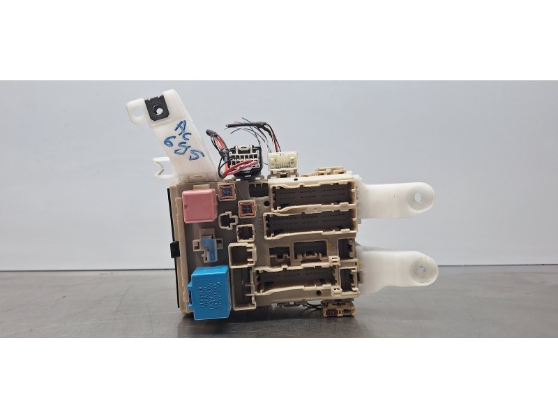 Recambio de caja reles / fusibles para toyota verso comfort referencia OEM IAM 827300F320 434215I23  Recambio de caja reles / fusibles para toyota verso comfort referencia OEM IAM 827300F320 434215I23
