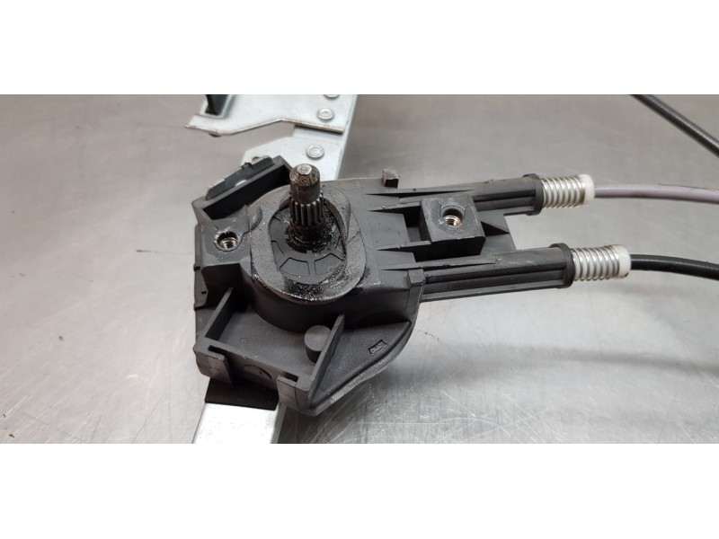 Recambio de elevalunas delantero derecho para peugeot partner (s2) combi plus referencia OEM IAM 9222A4   Recambio de elevalunas delantero derecho para peugeot partner (s2) combi plus referencia OEM IAM 9222A4