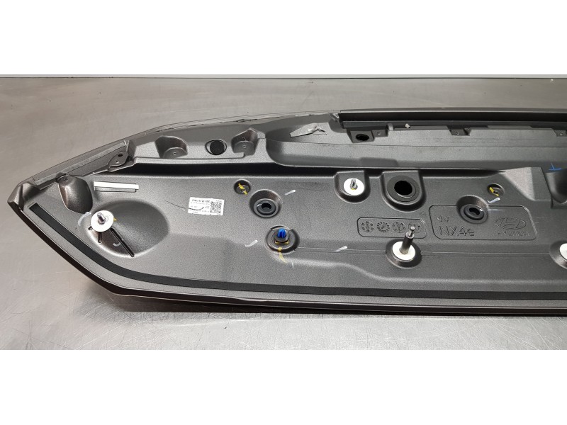 Recambio de aleron trasero para hyundai tucson tecno sky referencia OEM IAM 87211N7000  