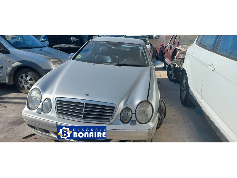 mercedes clase clk (w208) coupe del año 2001