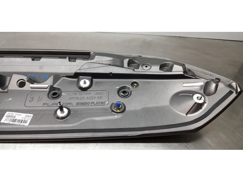 Recambio de aleron trasero para hyundai tucson tecno sky referencia OEM IAM 87211N7000  