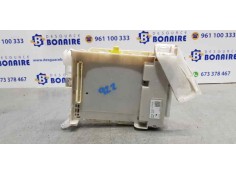 Recambio de caja reles / fusibles para toyota prius+ executive referencia OEM IAM 8273047550A