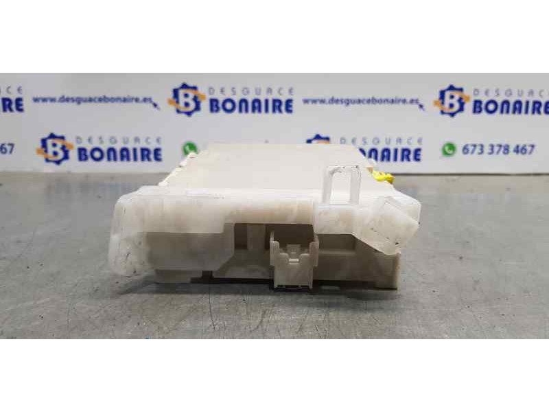 Recambio de caja reles / fusibles para toyota prius+ executive referencia OEM IAM 8273047550A   Recambio de caja reles / fusibles para toyota prius+ executive referencia OEM IAM 8273047550A