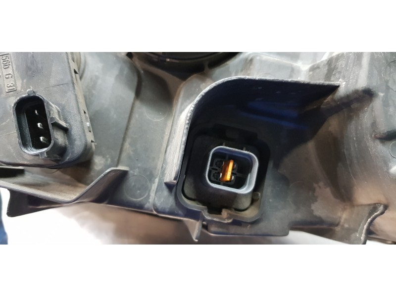 Recambio de faro derecho para ssangyong rodius xdi referencia OEM IAM 8310221305   Recambio de faro derecho para ssangyong rodius xdi referencia OEM IAM 8310221305