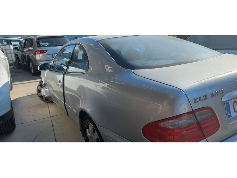 mercedes clase clk (w208) coupe del año 2001