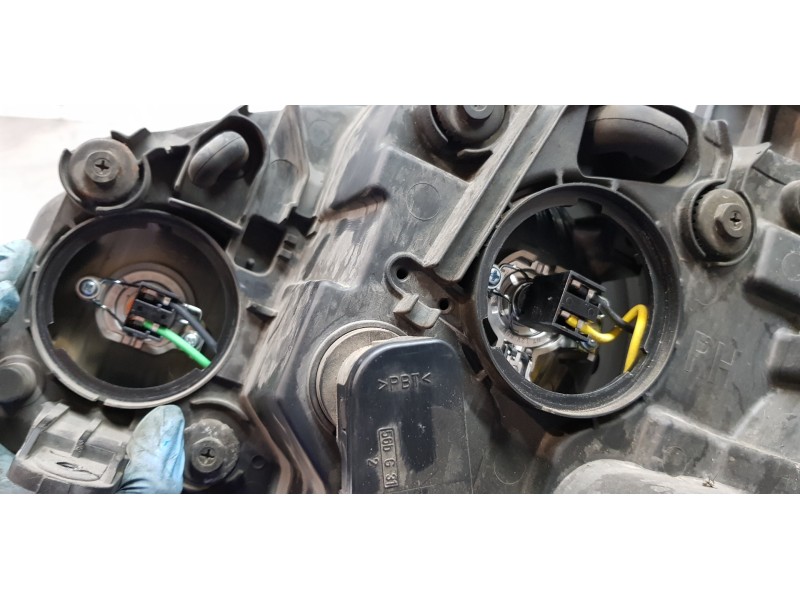 Recambio de faro derecho para ssangyong rodius xdi referencia OEM IAM 8310221305   Recambio de faro derecho para ssangyong rodius xdi referencia OEM IAM 8310221305