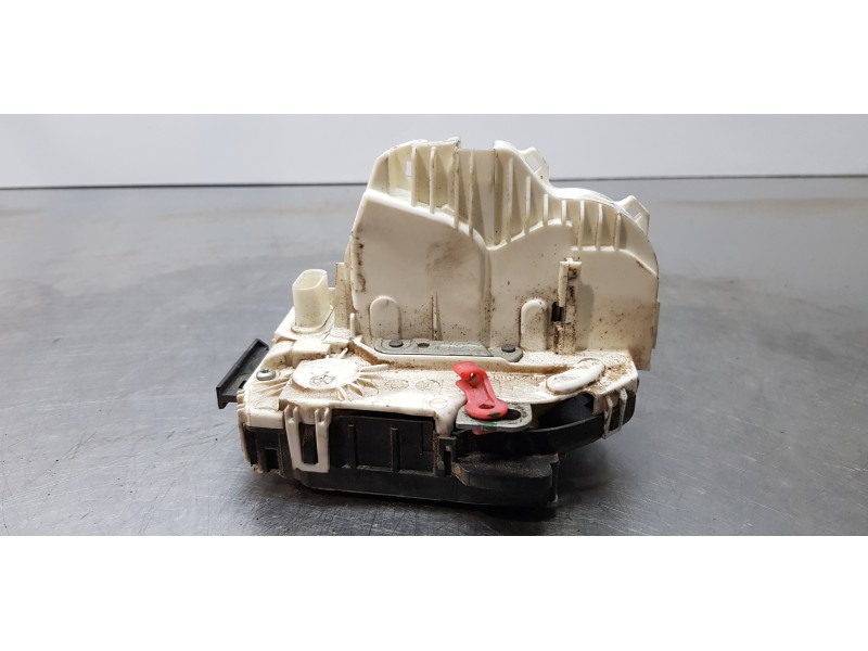 Recambio de cerradura puerta delantera derecha para dodge journey se referencia OEM IAM P04589694AA  