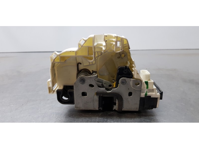 Recambio de cerradura puerta delantera derecha para dodge journey se referencia OEM IAM P04589694AA  