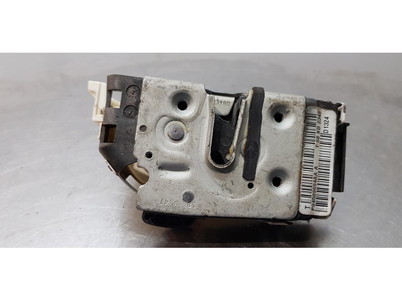 Recambio de cerradura puerta delantera derecha para dodge journey se referencia OEM IAM P04589694AA  
