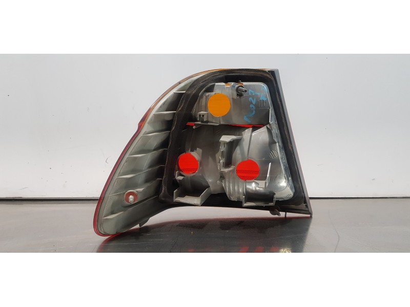 Recambio de piloto trasero derecho para bmw serie 3 berlina (e46) 320d referencia OEM IAM 63218364922  