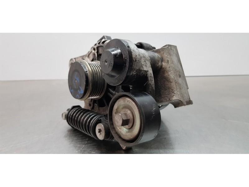 Recambio de alternador para hyundai kona klass 2wd referencia OEM IAM 373002U200  