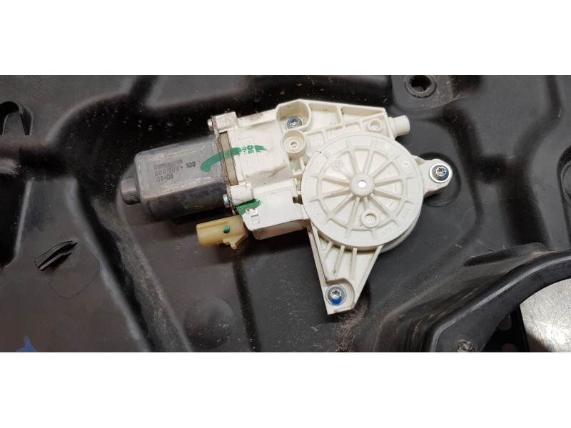 Recambio de elevalunas trasero izquierdo para dodge journey se referencia OEM IAM 68043739AA  