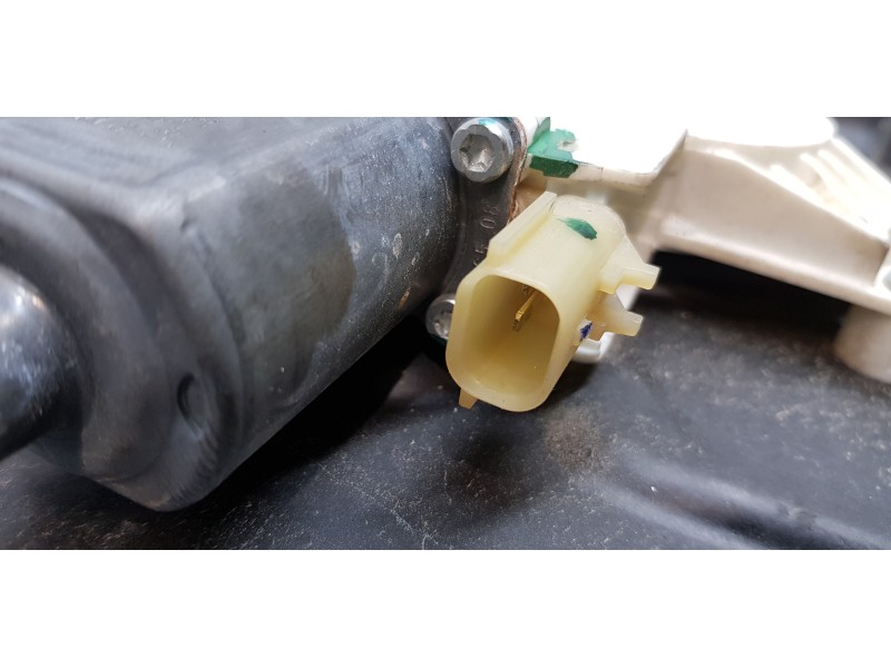 Recambio de elevalunas trasero izquierdo para dodge journey se referencia OEM IAM 68043739AA  