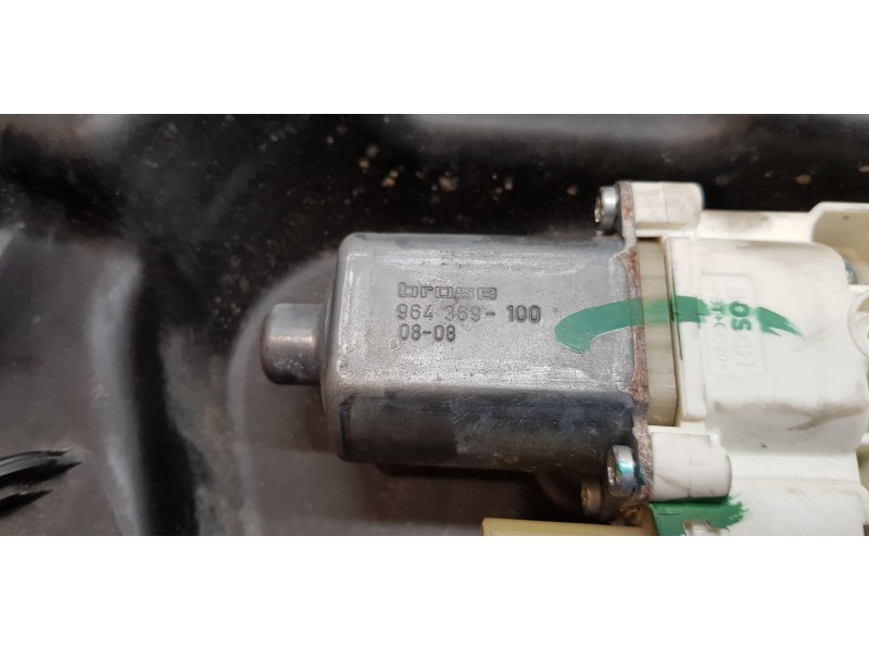 Recambio de elevalunas trasero izquierdo para dodge journey se referencia OEM IAM 68043739AA  