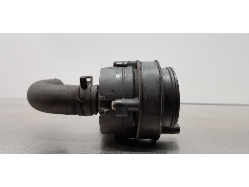 Recambio de bomba agua para mercedes clase b (w246) b 200 cdi be (246.201) referencia OEM IAM A0005000686  