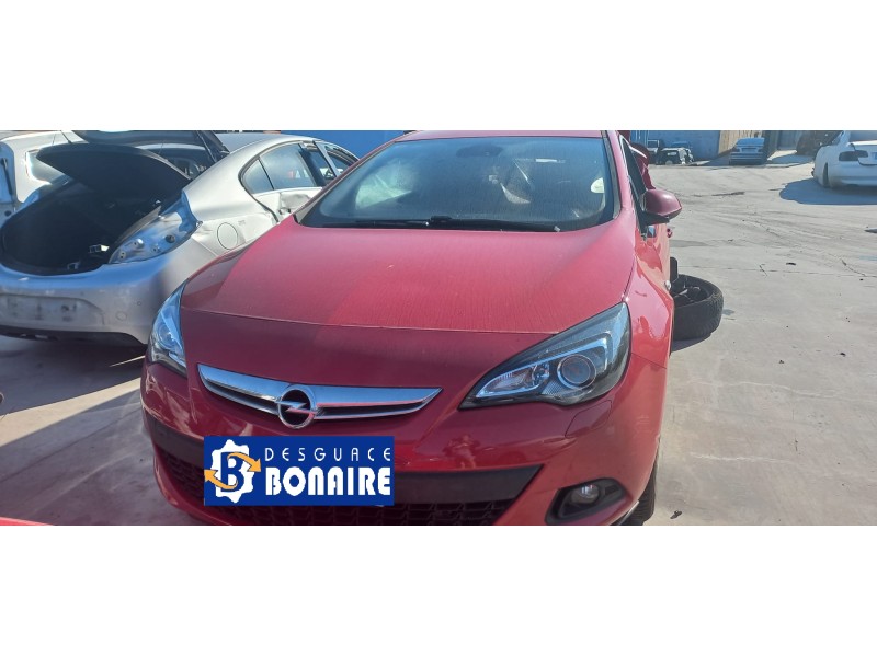 opel astra j gtc del año 2016