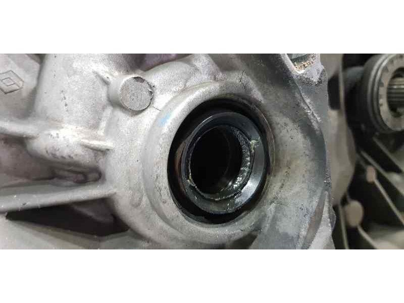 Recambio de caja cambios para renault laguna iii expression referencia OEM IAM 7711497055  