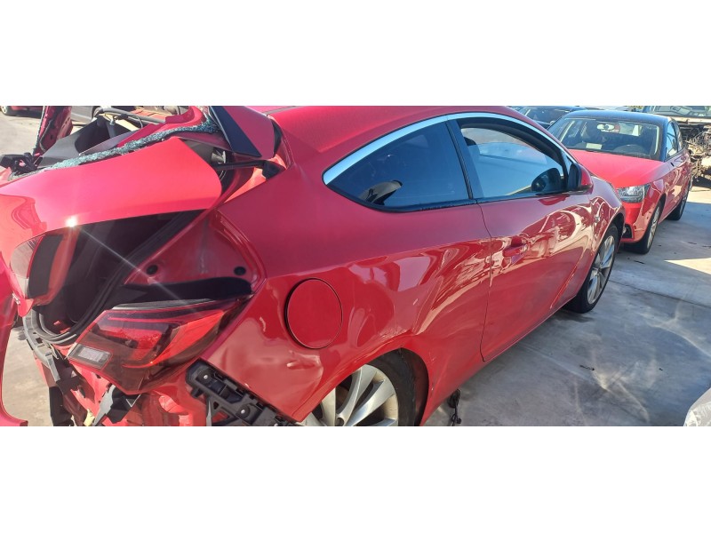 opel astra j gtc del año 2016