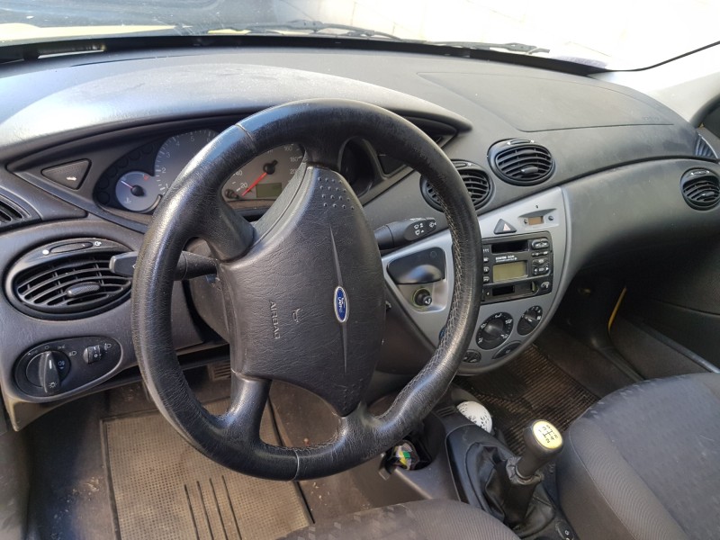 ford focus berlina (cak) del año 2000 ford focus berlina (cak) del año 2000