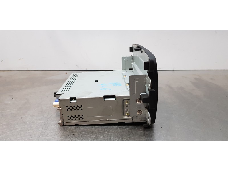 Recambio de sistema navegacion gps para dacia lodgy laureate referencia OEM IAM 281152761R  