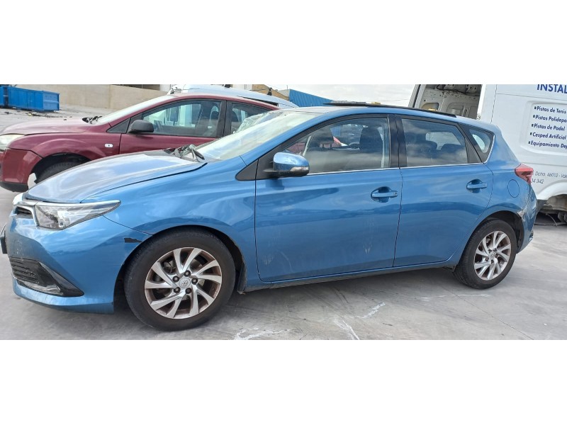 toyota auris del año 2016