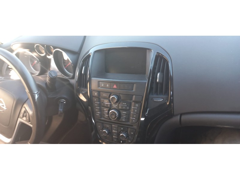 opel astra j gtc del año 2016