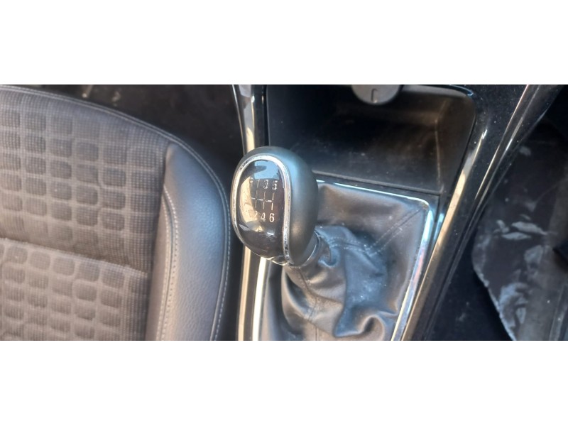 opel astra j gtc del año 2016