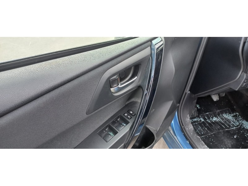 toyota auris del año 2016