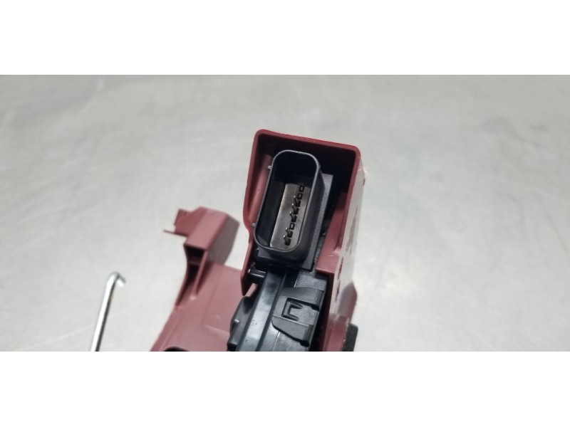 Recambio de cerradura puerta trasera derecha para hyundai tucson tecno sky referencia OEM IAM 81420N7000  