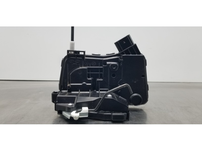 Recambio de cerradura puerta trasera izquierda para hyundai tucson tecno sky referencia OEM IAM 81410N7000  