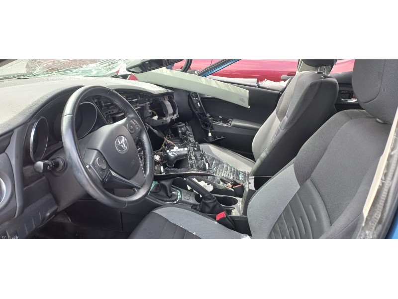 toyota auris del año 2016