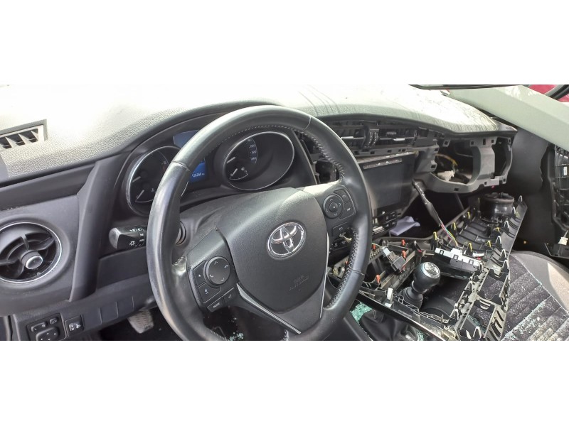 toyota auris del año 2016