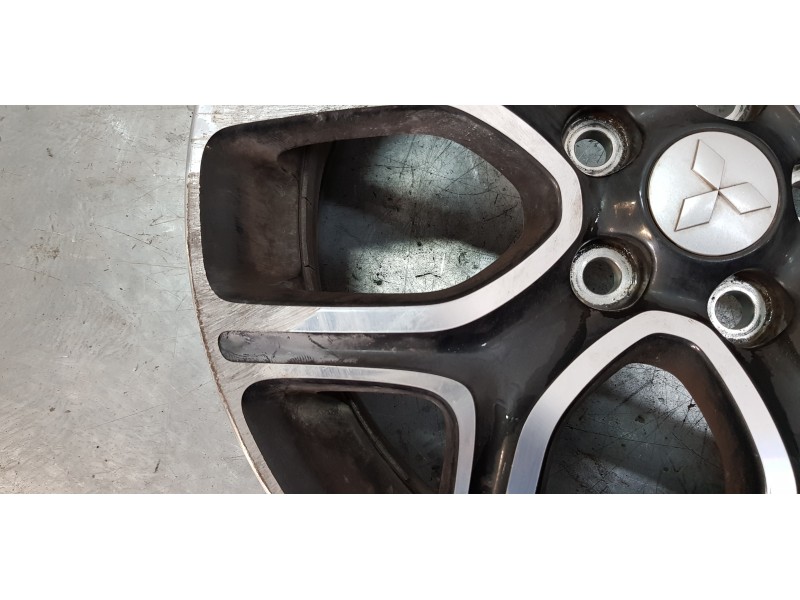 Recambio de llanta para mitsubishi outlander (gf0) motion 4wd referencia OEM IAM 4250D458  