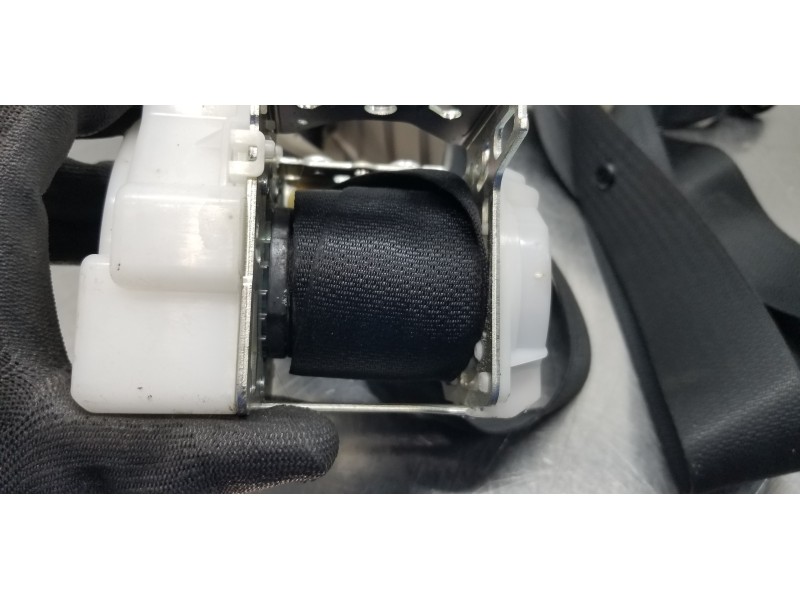 Recambio de cinturon seguridad delantero derecho para toyota rav 4 advance referencia OEM IAM 7321042351C0  