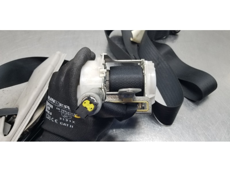 Recambio de cinturon seguridad delantero derecho para toyota rav 4 advance referencia OEM IAM 7321042351C0  