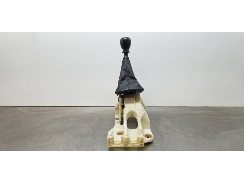 Recambio de pomo palanca cambio para hyundai ix35 style 2wd referencia OEM IAM 437002Y3009P   Recambio de pomo palanca cambio para hyundai ix35 style 2wd referencia OEM IAM 437002Y3009P