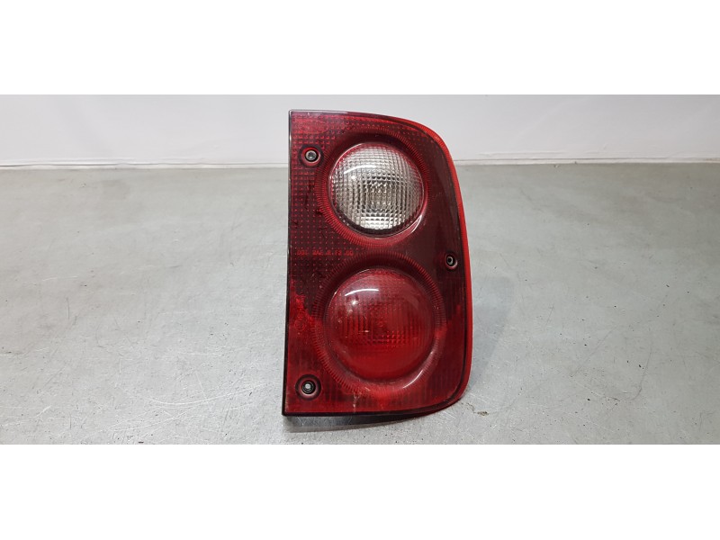 Recambio de piloto trasero derecho para land rover freelander (ln) 2.0 di hardback (72kw) referencia OEM IAM AMR4003   Recambio de piloto trasero derecho para land rover freelander (ln) 2.0 di hardback (72kw) referencia OEM IAM AMR4003