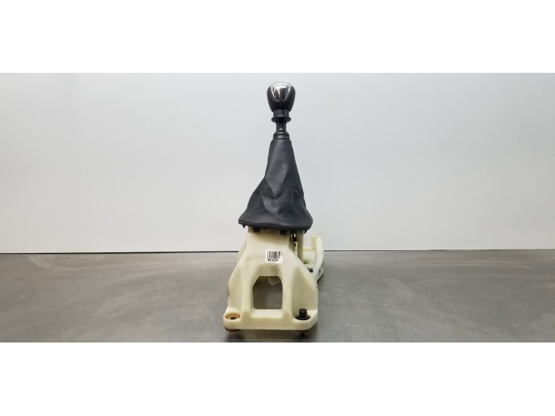 Recambio de pomo palanca cambio para hyundai ix35 style 2wd referencia OEM IAM 437002Y3009P   Recambio de pomo palanca cambio para hyundai ix35 style 2wd referencia OEM IAM 437002Y3009P