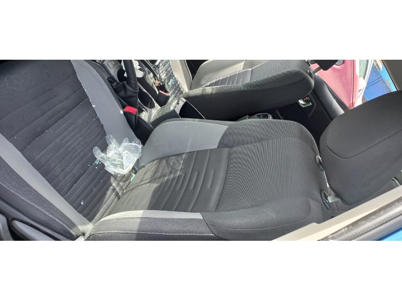 toyota auris del año 2016