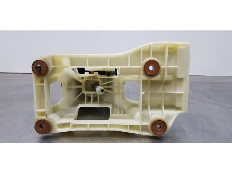 Recambio de pomo palanca cambio para hyundai ix35 style 2wd referencia OEM IAM 437002Y3009P   Recambio de pomo palanca cambio para hyundai ix35 style 2wd referencia OEM IAM 437002Y3009P