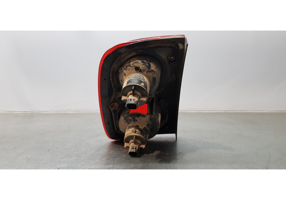 Recambio de piloto trasero derecho para land rover freelander (ln) 2.0 di hardback (72kw) referencia OEM IAM AMR4003   Recambio de piloto trasero derecho para land rover freelander (ln) 2.0 di hardback (72kw) referencia OEM IAM AMR4003