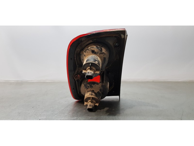 Recambio de piloto trasero derecho para land rover freelander (ln) 2.0 di hardback (72kw) referencia OEM IAM AMR4003   Recambio de piloto trasero derecho para land rover freelander (ln) 2.0 di hardback (72kw) referencia OEM IAM AMR4003