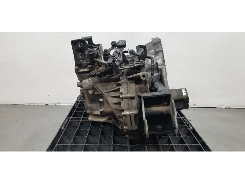 Recambio de caja cambios para hyundai sonata (nf) 2.0 crdi comfort i referencia OEM IAM 4300024440  