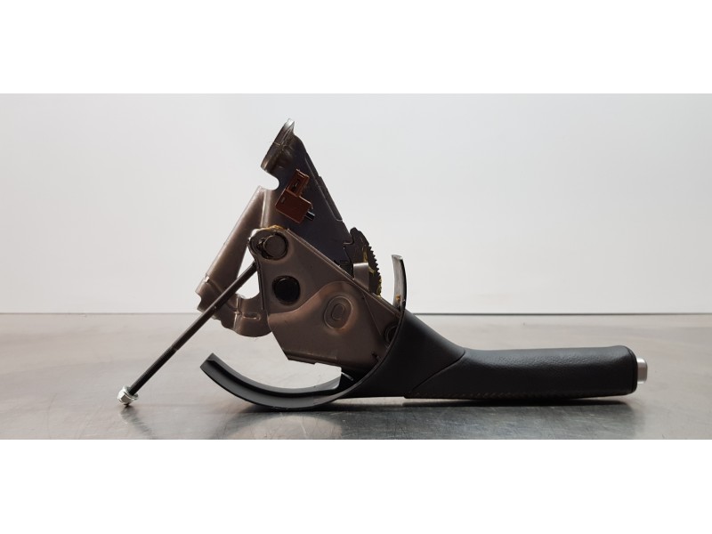 Recambio de palanca freno de mano para toyota yaris hybrid active referencia OEM IAM 462100D251D4  