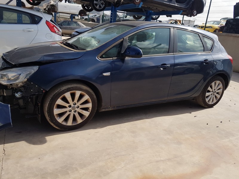 opel astra j lim. del año 2010