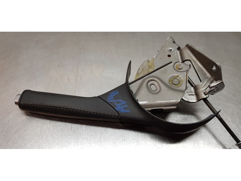 Recambio de palanca freno de mano para toyota yaris hybrid active referencia OEM IAM 462100D251D4  